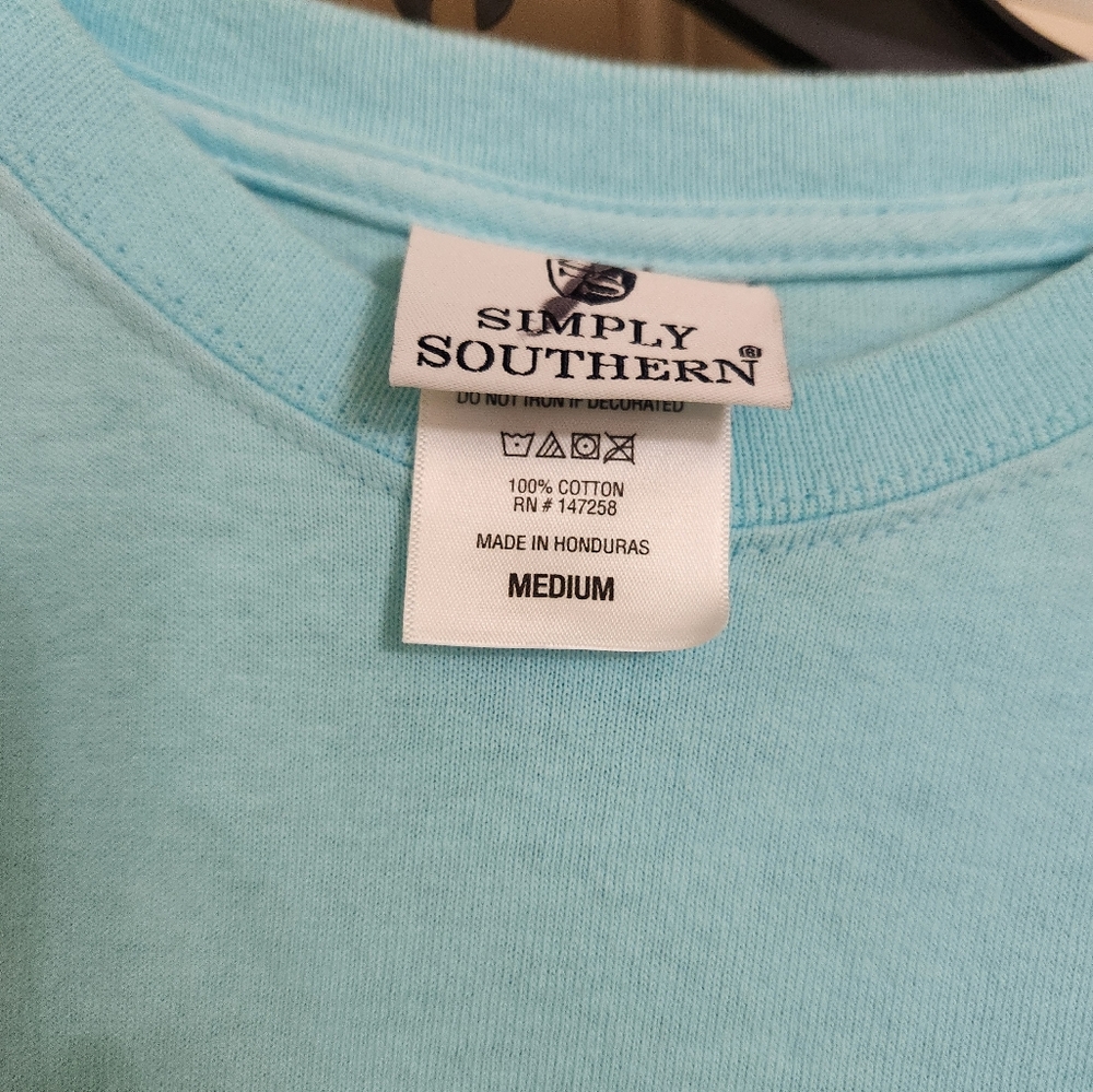 Set of 2 Medium Simpley Southern T-shirts - Picture 5 of 6